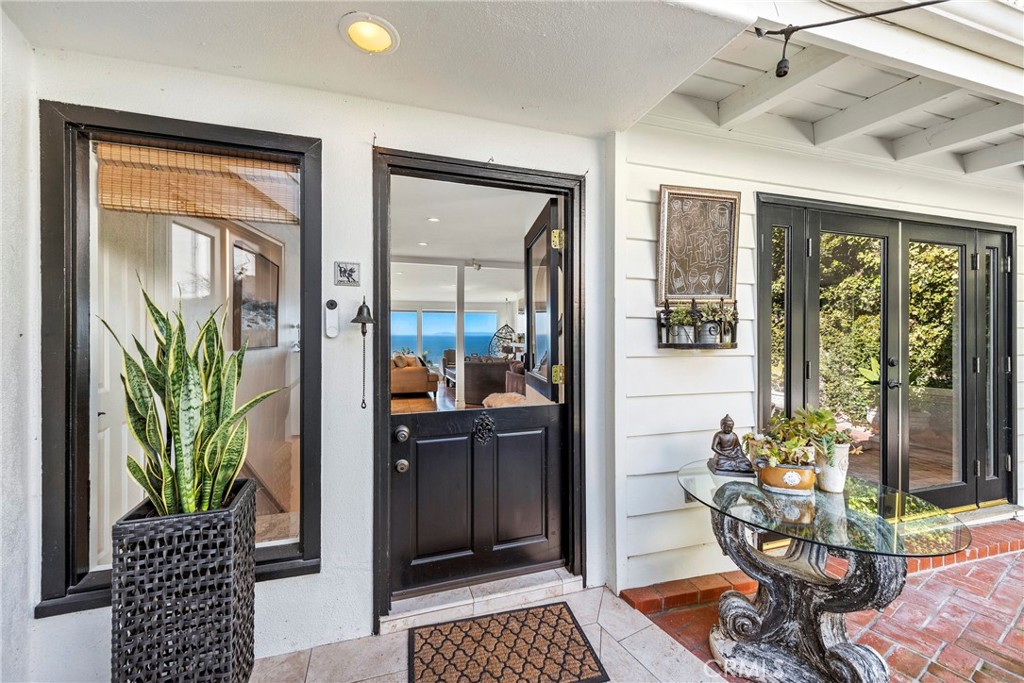 875 Coast View Drive, Laguna Beach CA 92651 - photo 19