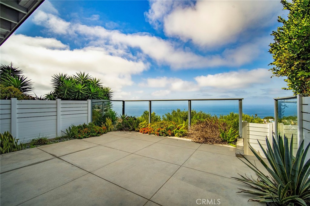 881 Quivera Street, Laguna Beach CA 92651 - photo 27