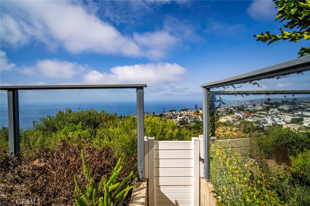 881 Quivera Street, Laguna Beach CA 92651 - photo 31