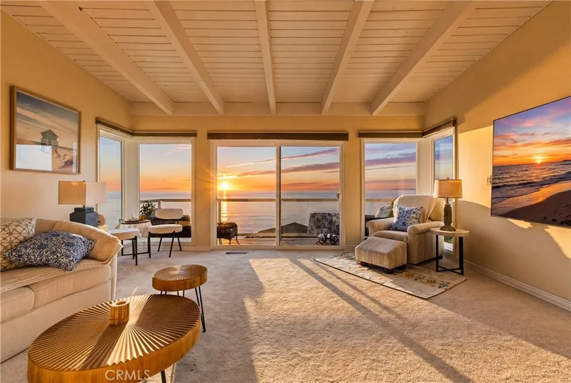 883 Katella, Laguna Beach