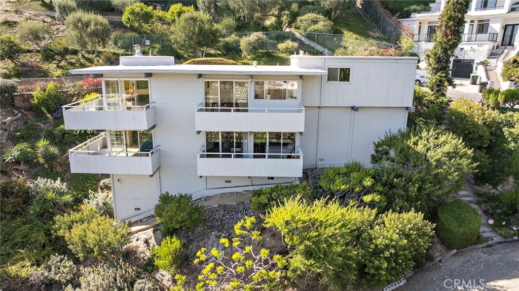 888 Summit Drive, Laguna Beach CA 92651 - photo 3