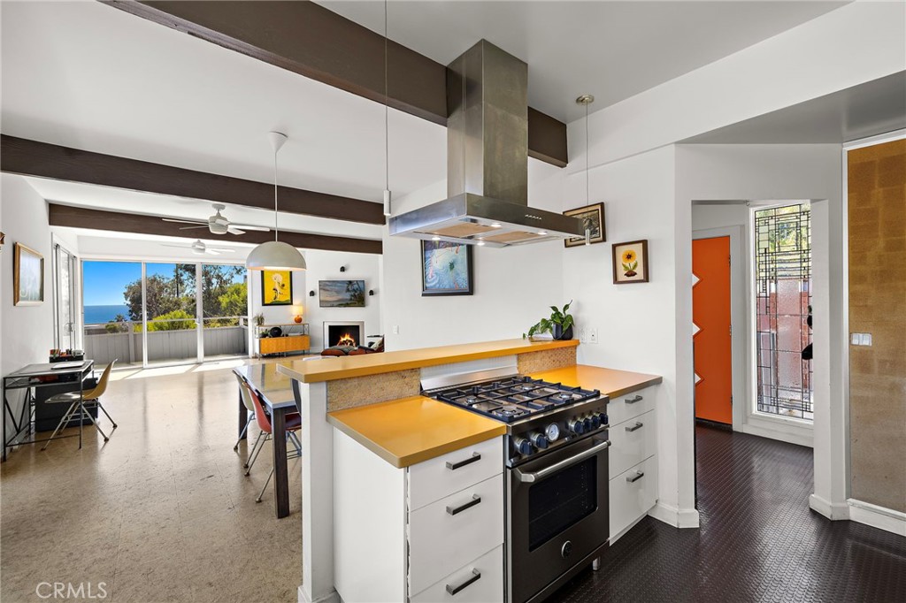 888 Summit Drive, Laguna Beach CA 92651 - photo 8