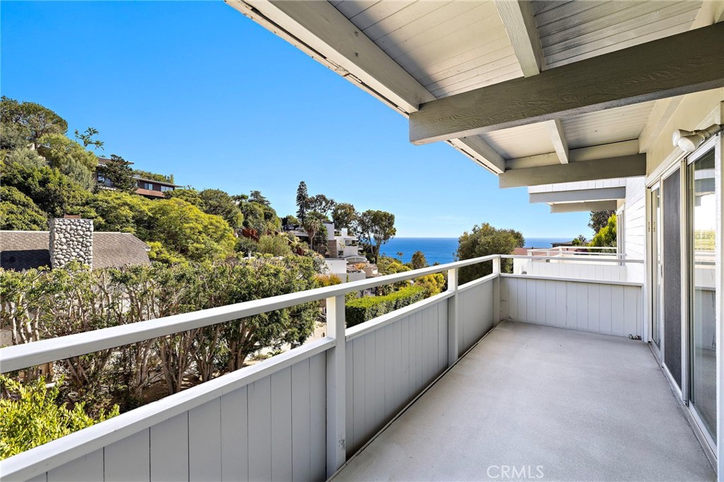 888 Summit Drive, Laguna Beach CA 92651 - photo 20