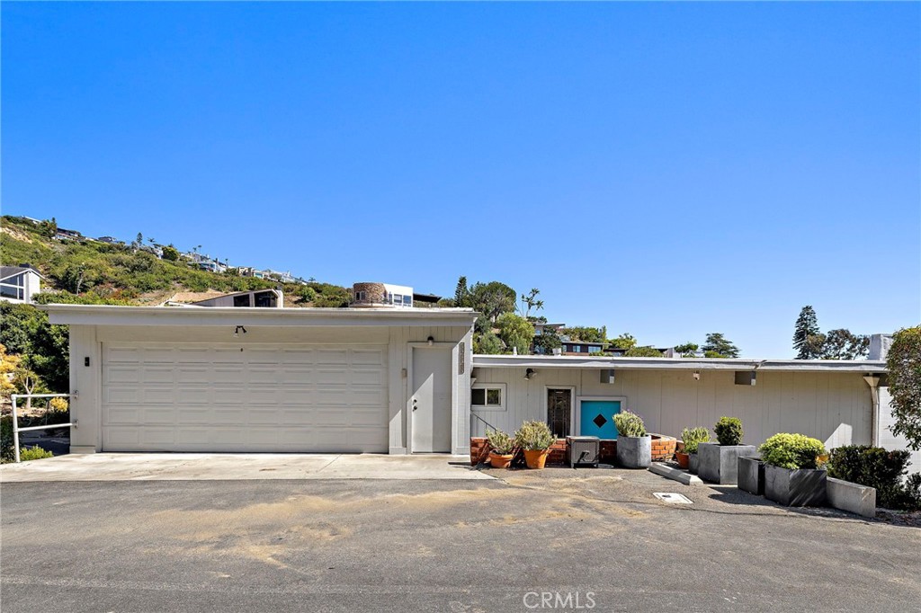 888 Summit Drive, Laguna Beach CA 92651 - photo 24