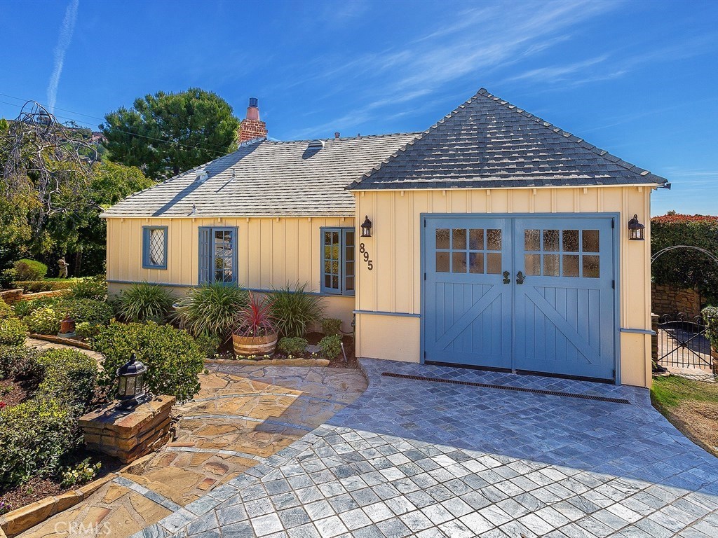 Peaceful Street View - 895 Manzanita Drive, Laguna Beach CA 92651 - photo 1