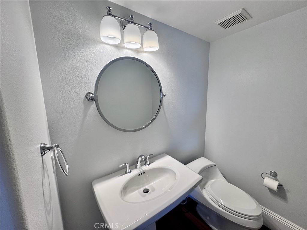 896 Quivera, Laguna Beach CA 92651 - photo 15