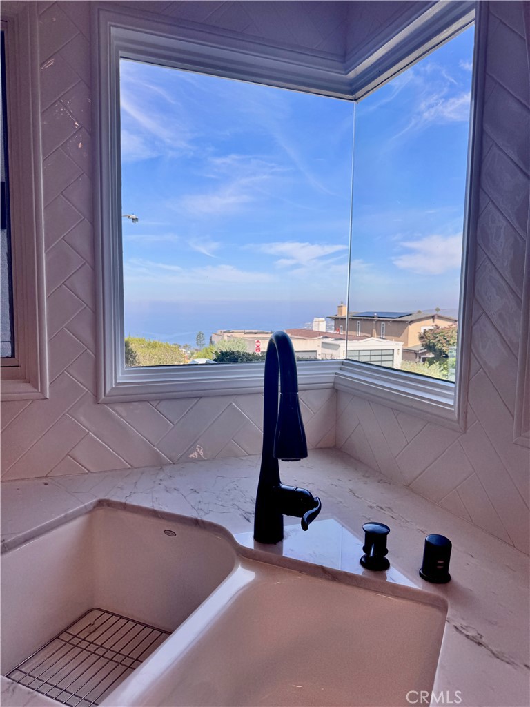 896 Quivera, Laguna Beach CA 92651 - photo 28