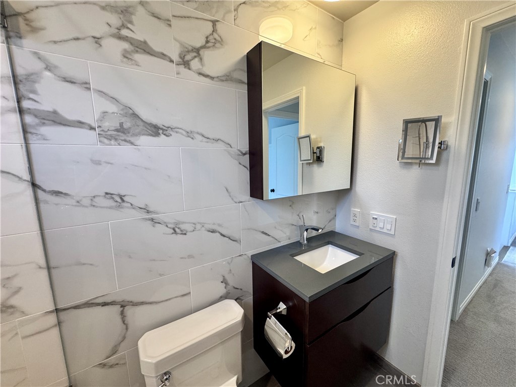 896 Quivera, Laguna Beach CA 92651 - photo 33