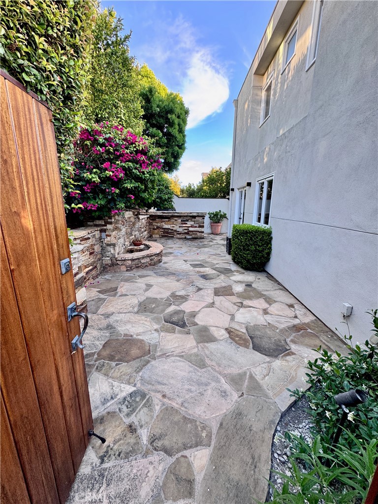 896 Quivera, Laguna Beach CA 92651 - photo 57