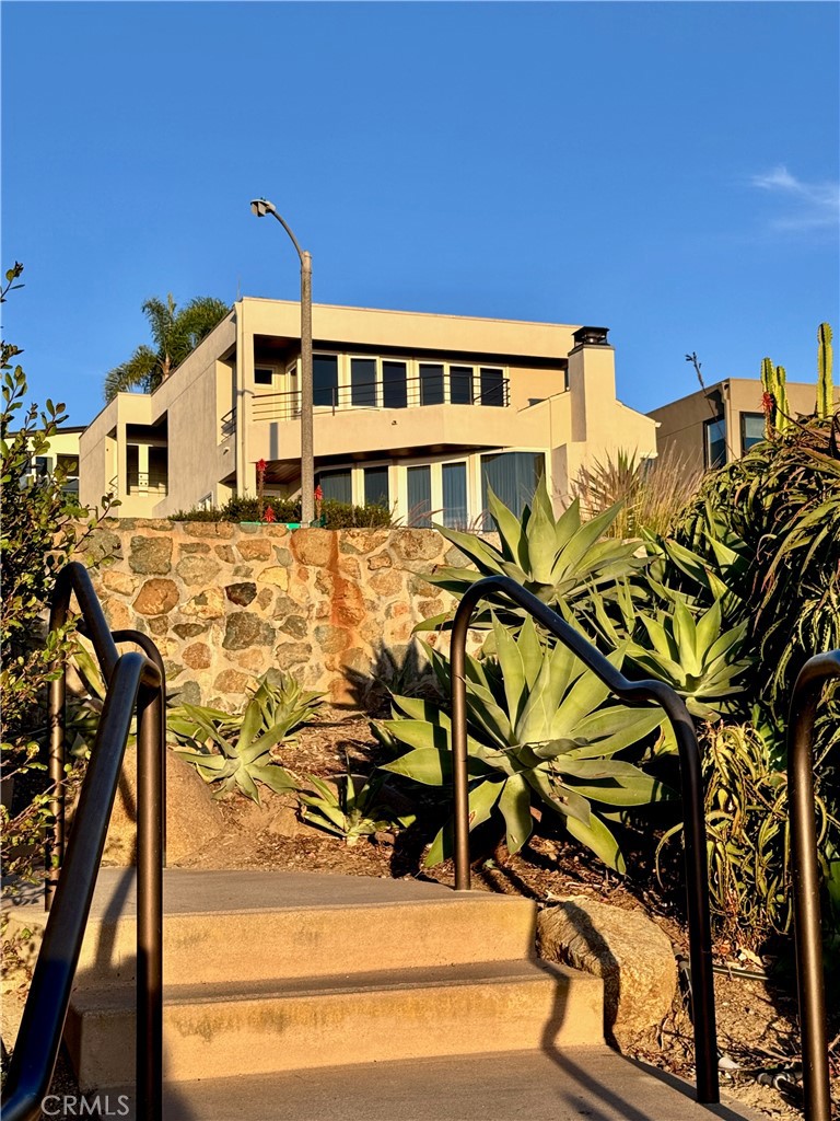 896 Quivera, Laguna Beach CA 92651 - photo 64