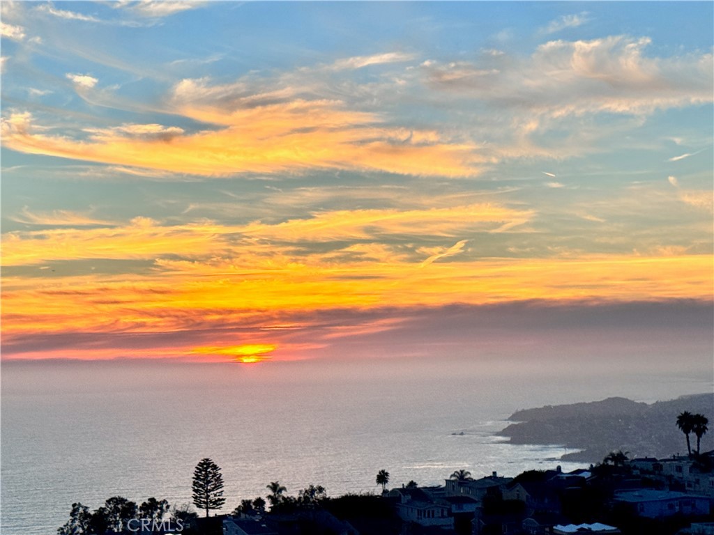 896 Quivera, Laguna Beach CA 92651 - photo 72