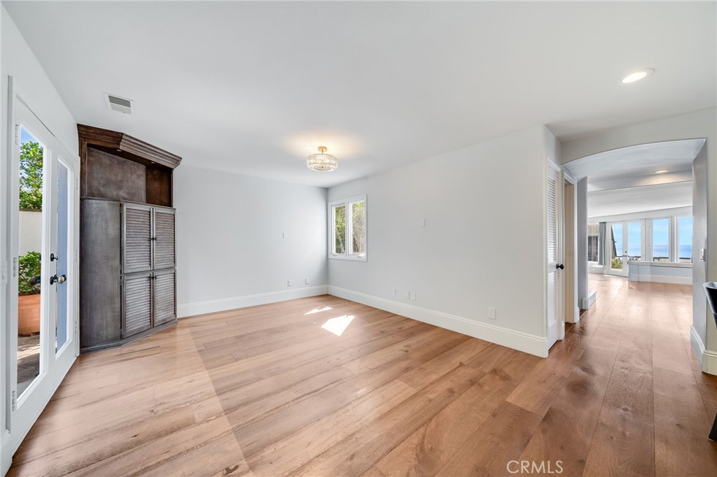 896 Quivera, Laguna Beach CA 92651 - photo 15