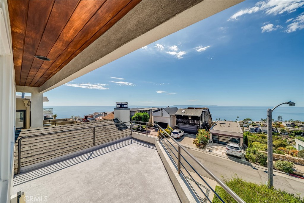 896 Quivera, Laguna Beach CA 92651 - photo 28