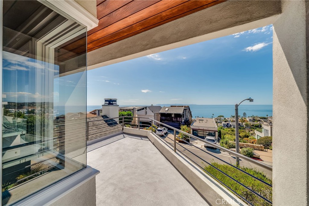 896 Quivera, Laguna Beach CA 92651 - photo 32