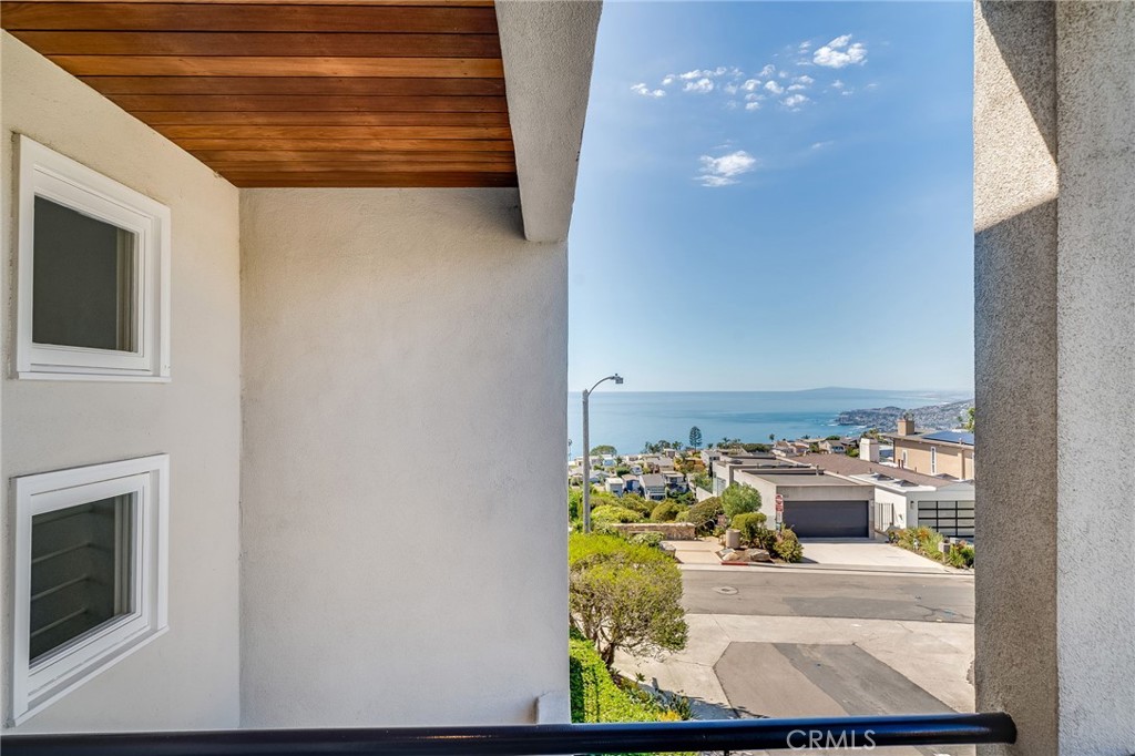 896 Quivera, Laguna Beach CA 92651 - photo 39