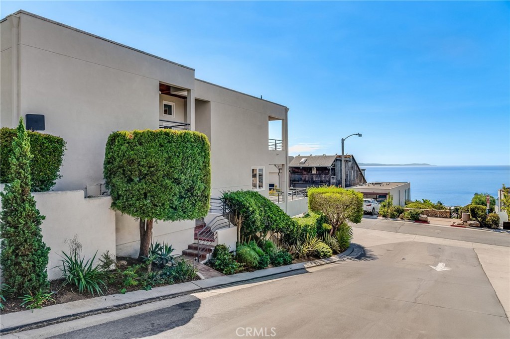 896 Quivera, Laguna Beach CA 92651 - photo 48