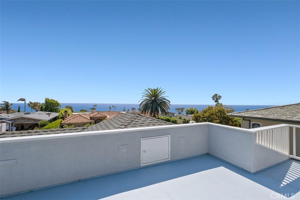 9 N Encino, Laguna Beach CA 92651 - photo 1