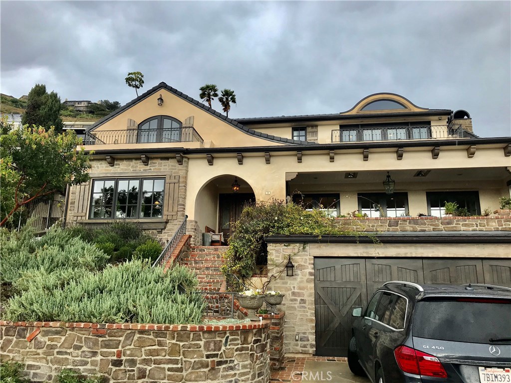 9 N Vista De La Luna, Laguna Beach CA 92651 - photo 1