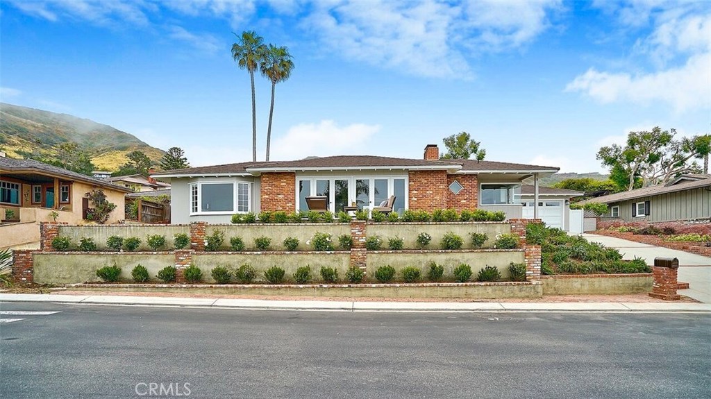 9 S Vista De Catalina, Laguna Beach CA 92651 - photo 1