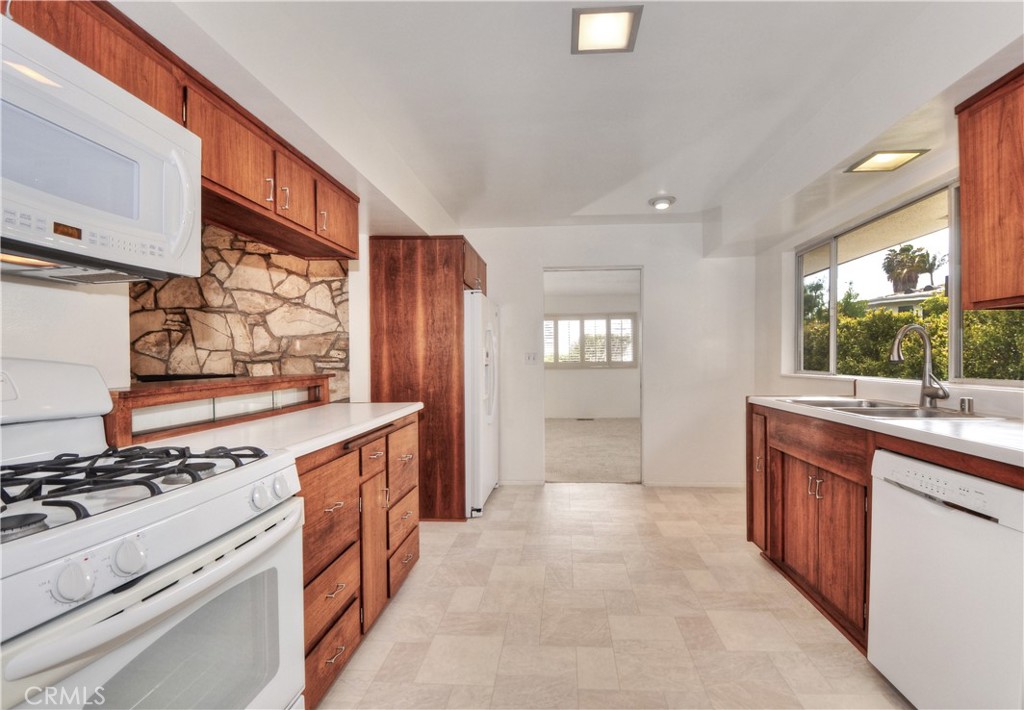 904 EMERALD BAY, Laguna Beach CA 92651 - photo 9