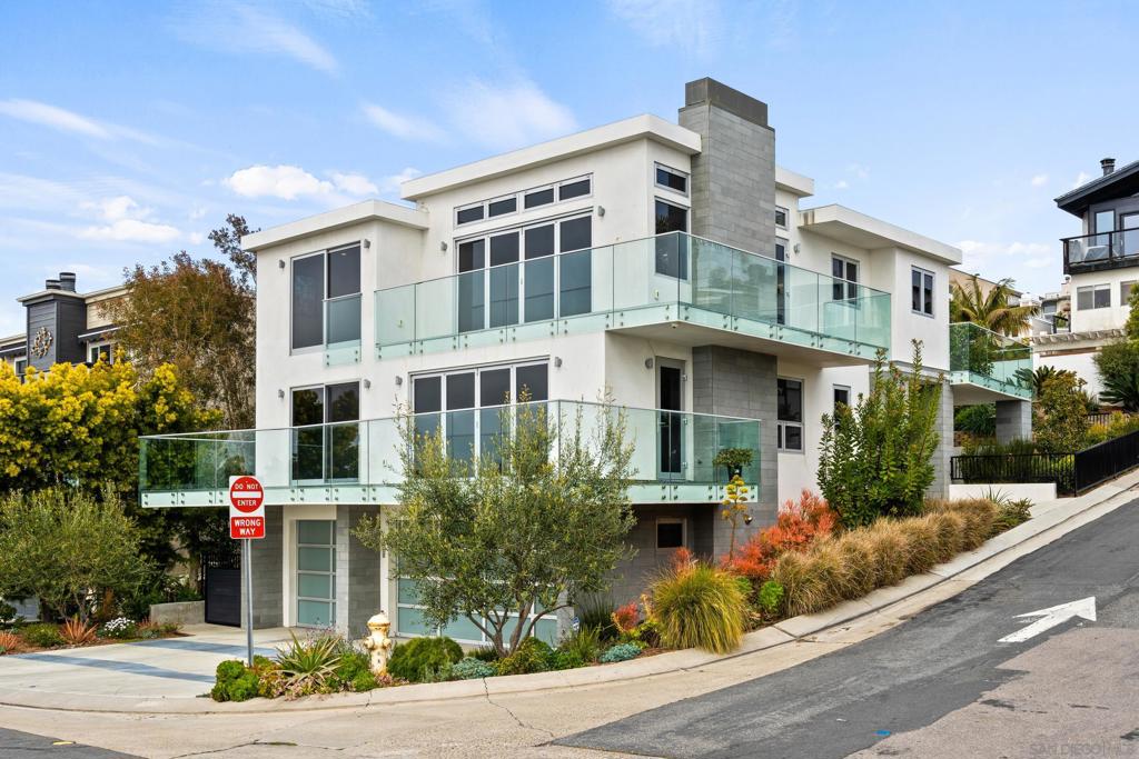 908 Quivera St, Laguna Beach CA 92651 - photo 1