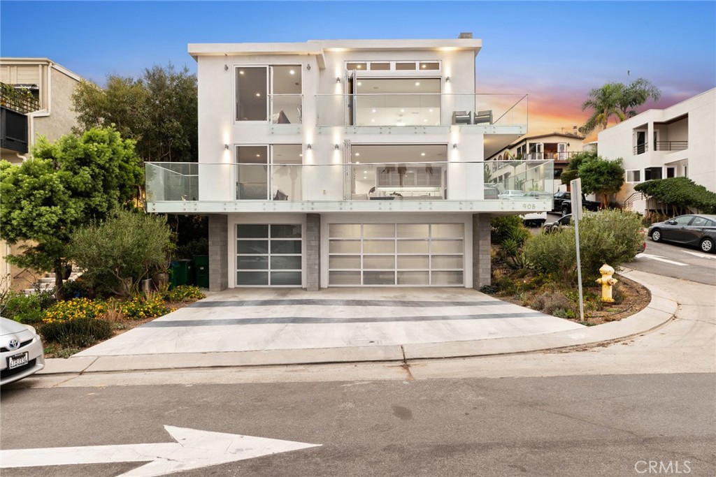 908 Quivera Street, Laguna Beach CA 92651 - photo 1