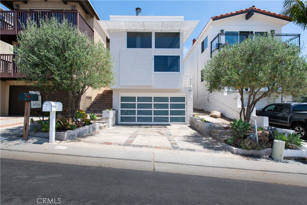 912 Santa Ana Street, Laguna Beach CA 92651 - photo 1