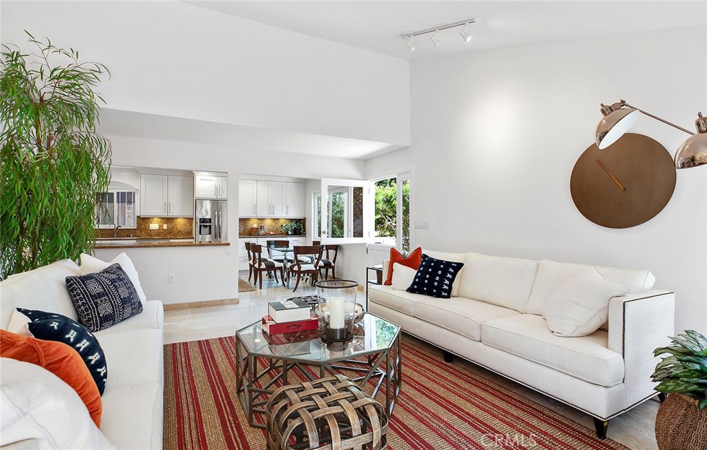 915 MIRAMAR Street, Laguna Beach CA 92651 - photo 1
