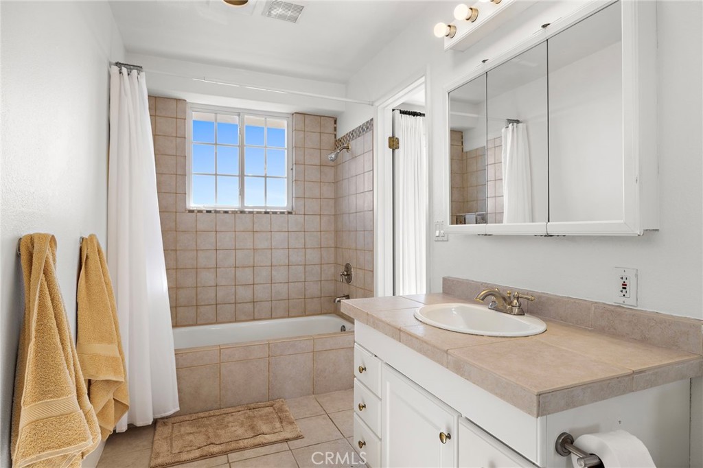 917 Quivera, Laguna Beach CA 92651 - photo 16