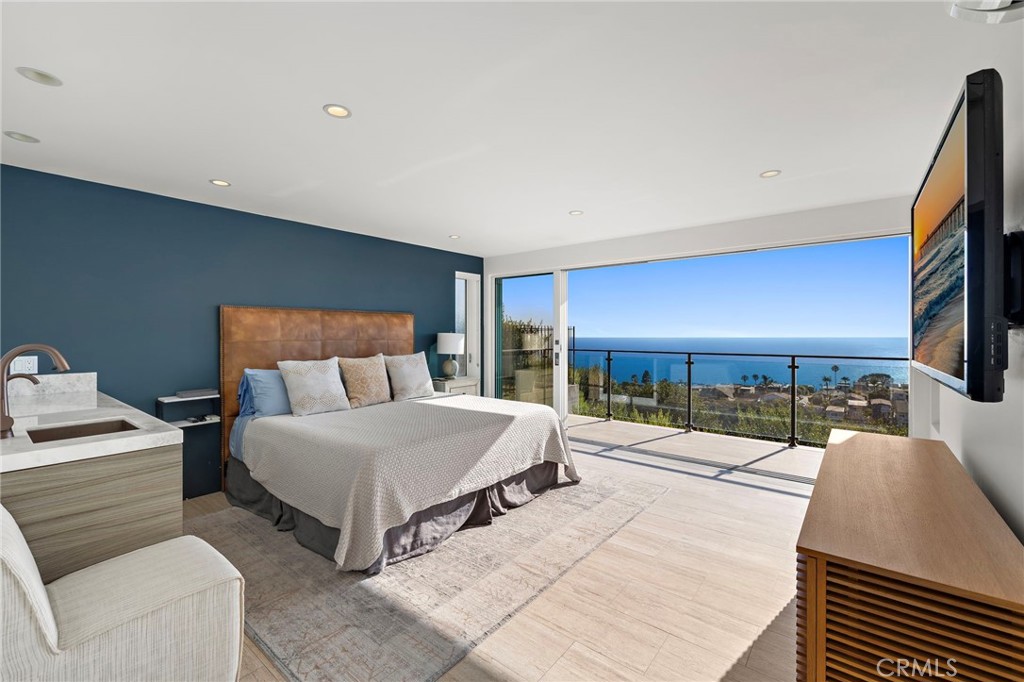 917 Quivera, Laguna Beach CA 92651 - photo 22