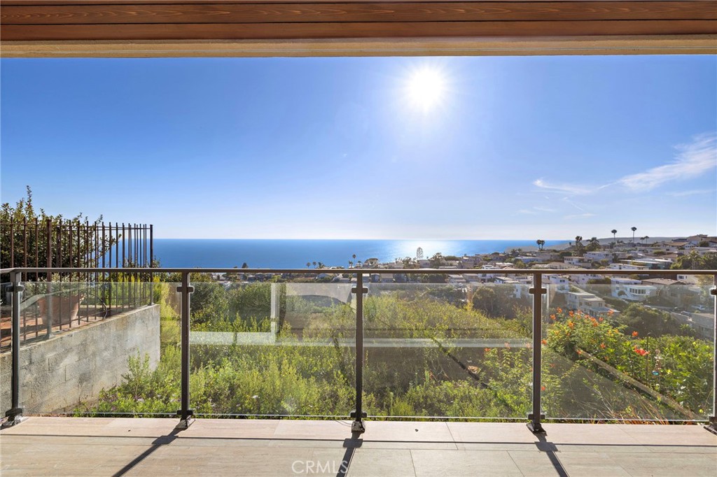 917 Quivera, Laguna Beach CA 92651 - photo 23