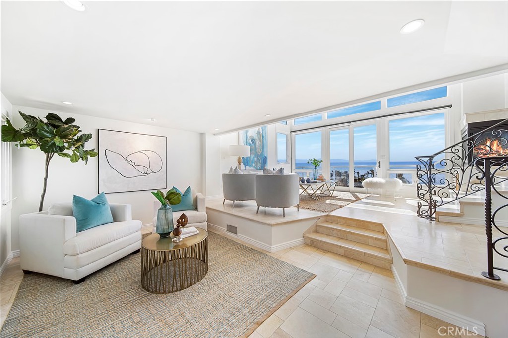 918 Van Dyke Drive, Laguna Beach CA 92651 - photo 1