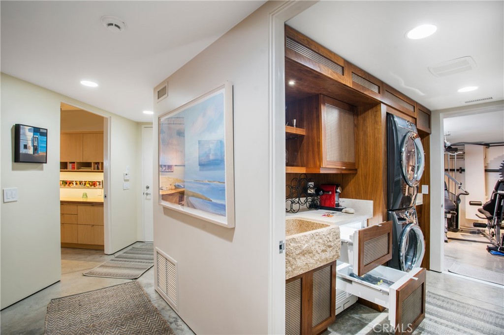 920 Skyline Drive, Laguna Beach CA 92651 - photo 47