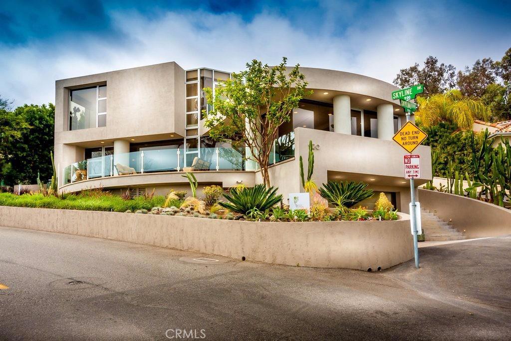 Soft Contemporary home built by Gallo, Inc. with dramatic architecture, professionally landscaped with expansive patios - 920 Skyline Drive, Laguna Beach CA 92651 - photo 1
