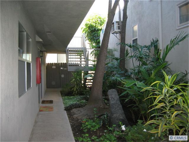 Interior courtyard - 921 S COAST Highway A, Laguna Beach CA 92651 - photo 1