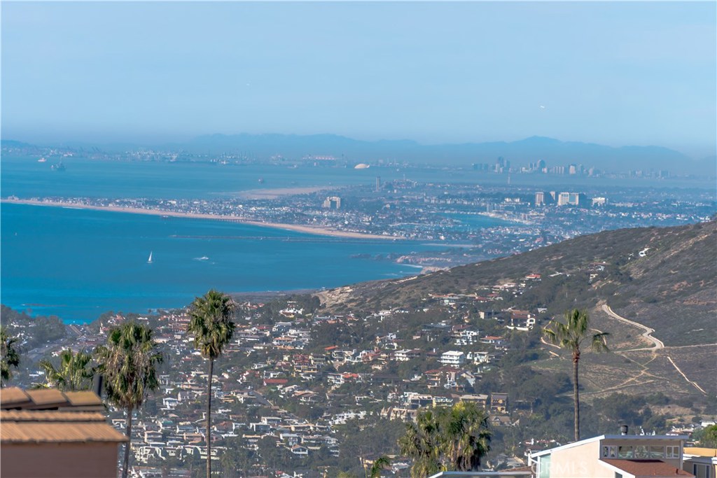 922 Acapulco Street, Laguna Beach CA 92651 - photo 1