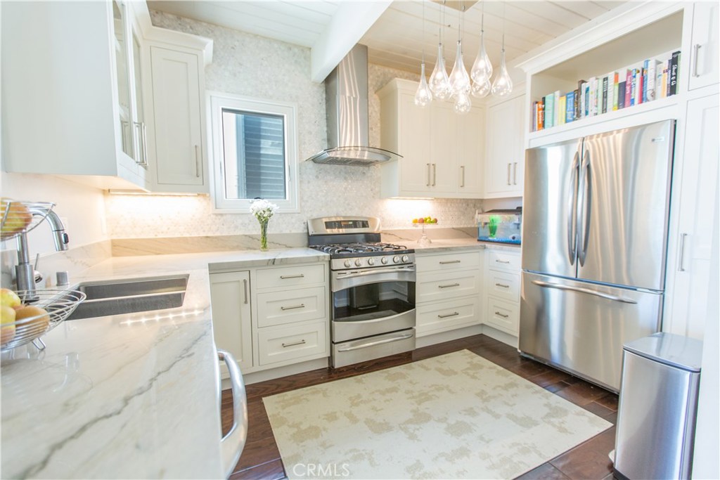 923 La Mirada Street, Laguna Beach CA 92651 - photo 1