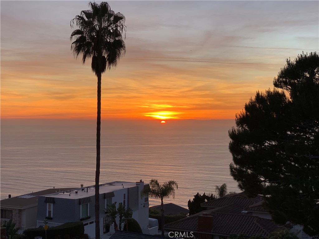 Sunset upper deck - 923 La Mirada Street, Laguna Beach CA 92651 - photo 1