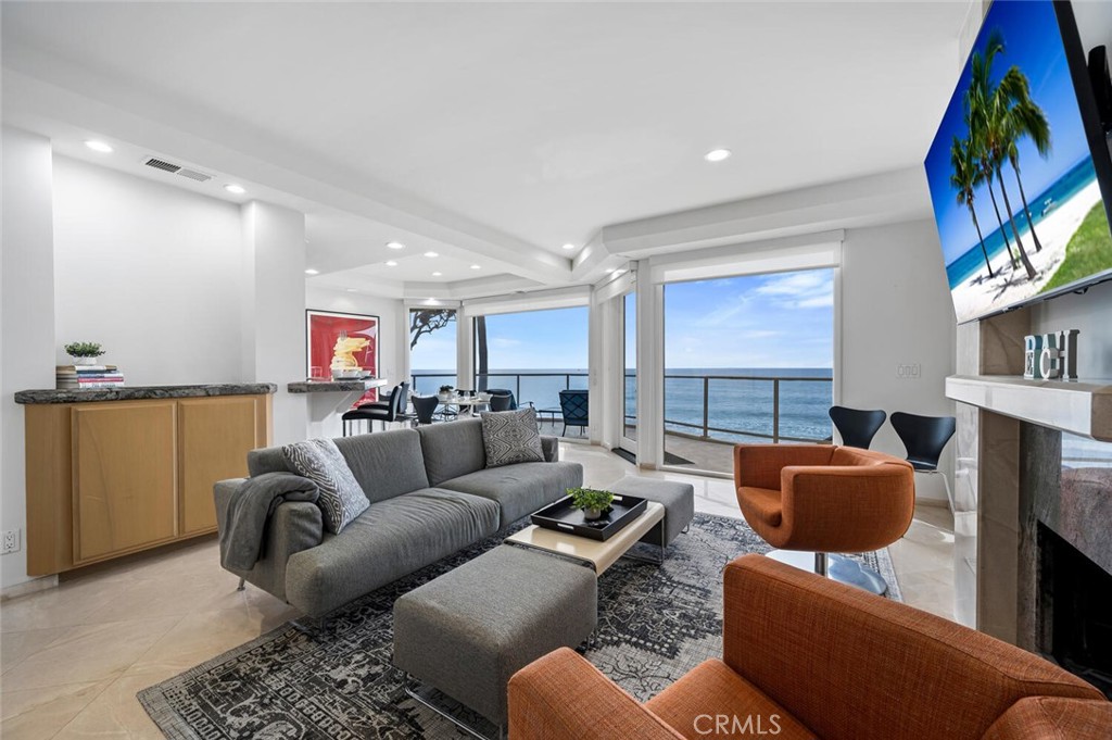 925 Gaviota Drive, Laguna Beach CA 92651 - photo 1