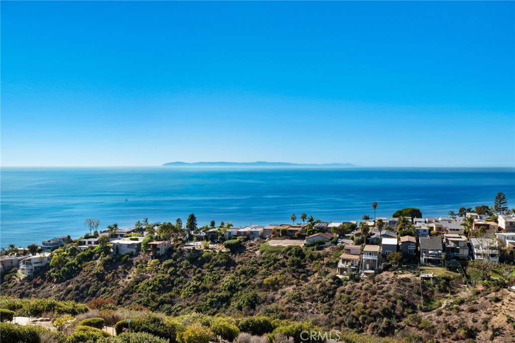 BREATHTAKING SUNSETS AND VIEWS OF OCEAN, CATALINA, AND CITY LIGHTS FROM THE BALCONIES - 925 Quivera Street, Laguna Beach CA 92651 - photo 1