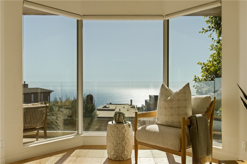 928 Quivera Street, Laguna Beach CA 92651 - photo 2