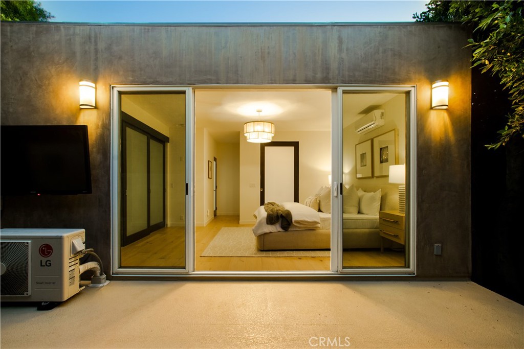 928 Quivera Street, Laguna Beach CA 92651 - photo 25