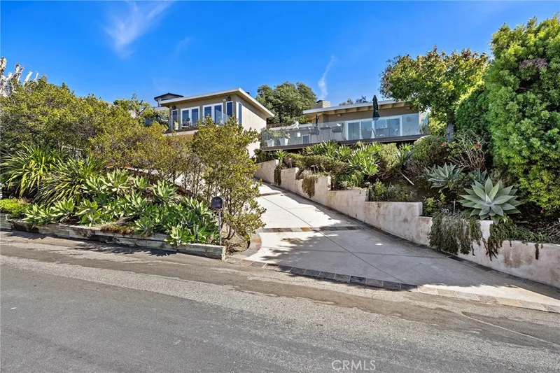 930 Canyon View Drive, Laguna Beach, CA 92651