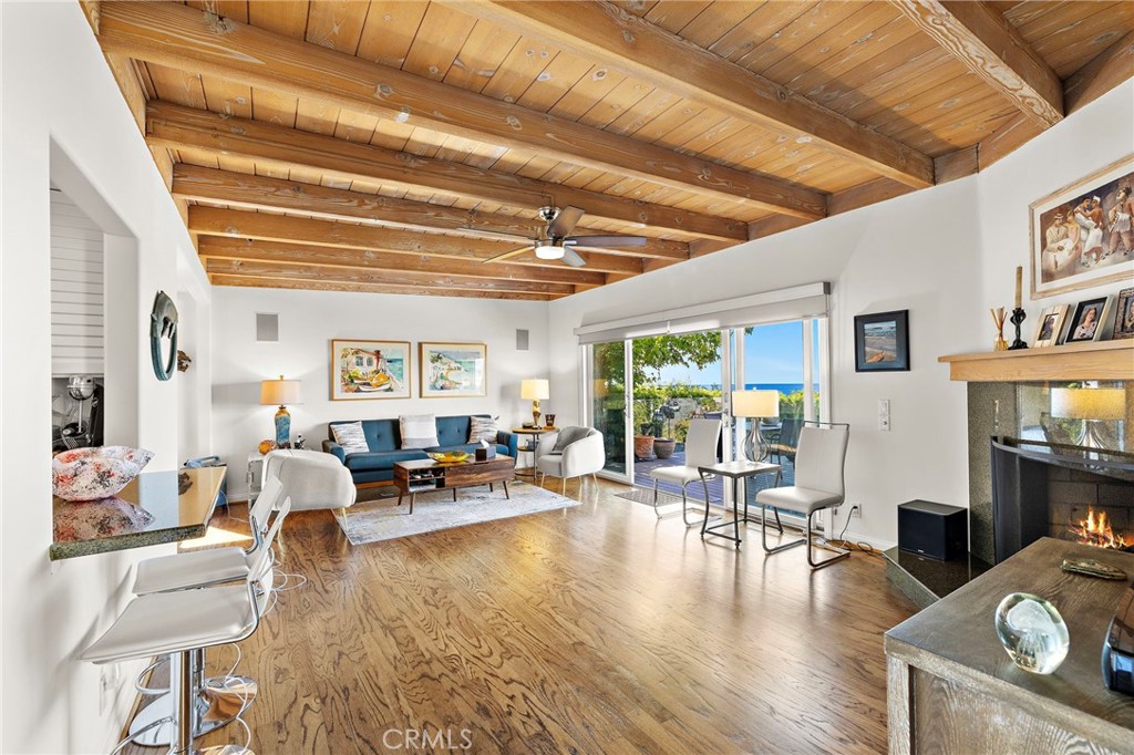 Living room - 930 Canyon View Drive, Laguna Beach CA 92651 - photo 14