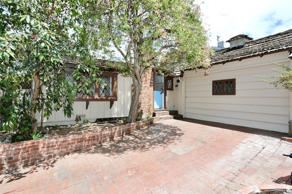 930 Catalina Street, Laguna Beach CA 92651 - photo 1