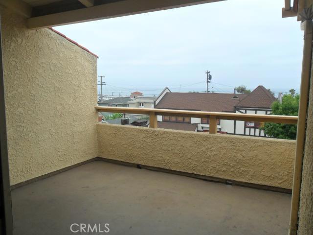 Large deck. - 930 Glenneyre A, Laguna Beach CA 92651 - photo 1