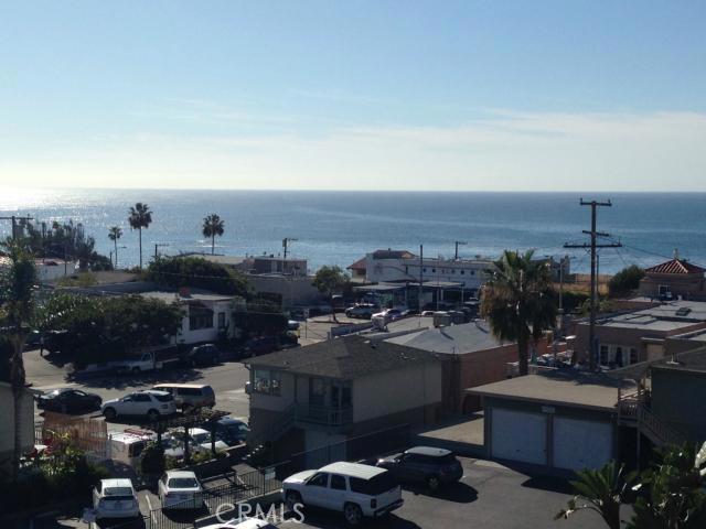 930 Glenneyre D, Laguna Beach CA 92651 - photo 1
