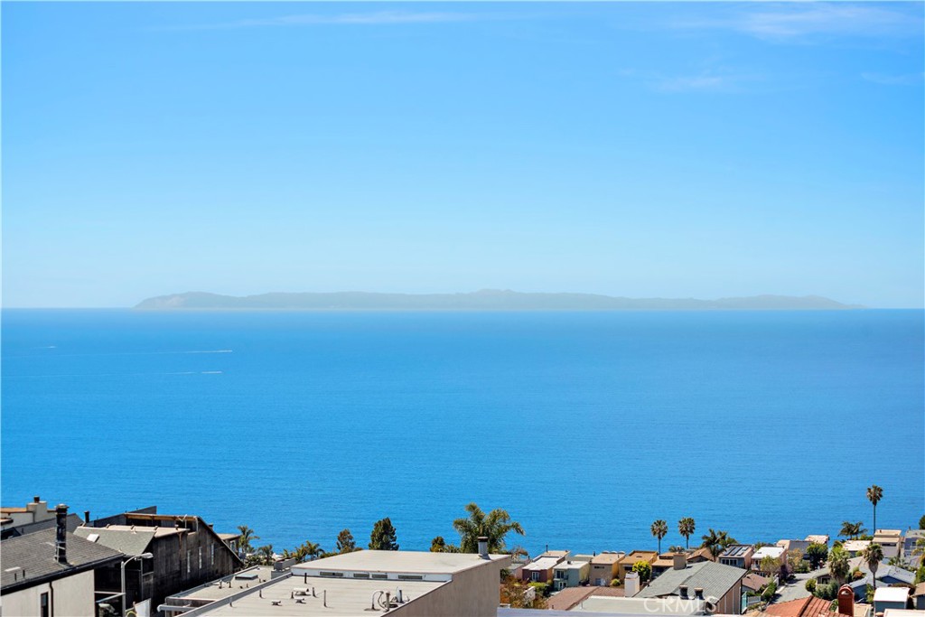 933 Santa Ana Street, Laguna Beach CA 92651 - photo 1