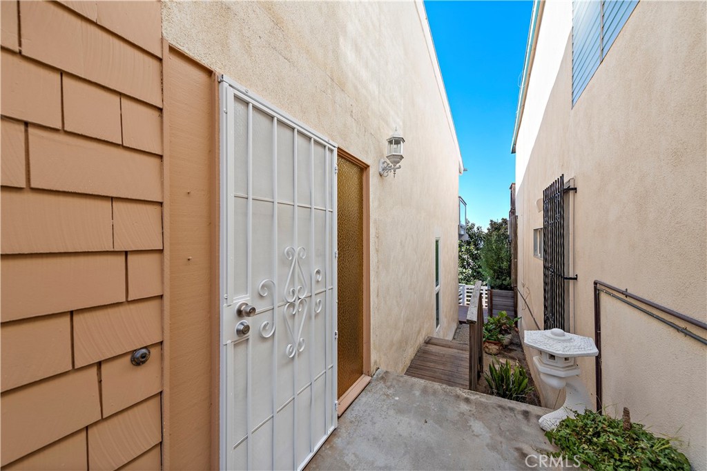 935 La Mirada Street, Laguna Beach CA 92651 - photo 7