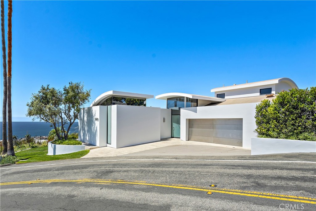 940 Summit Drive, Laguna Beach CA 92651 - photo 2